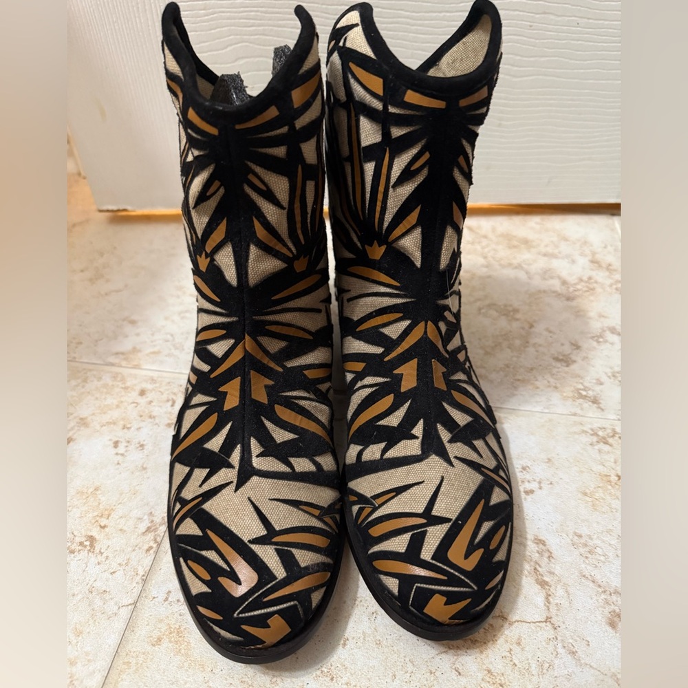 Jimmy Choo Black and Tan Patterned Ankle Boots EU40 US9-9.5